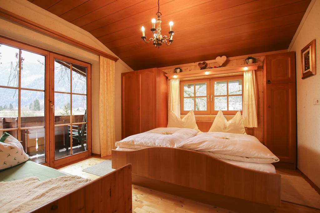 Hotel Haus Hohenwarter Lofer Pokoj fotografie