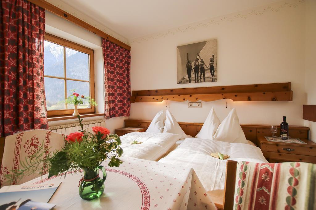 Hotel Haus Hohenwarter Lofer Pokoj fotografie